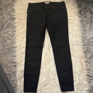 Burberry Low Rise Black Skinny jeans  Size 31 inseam 30”